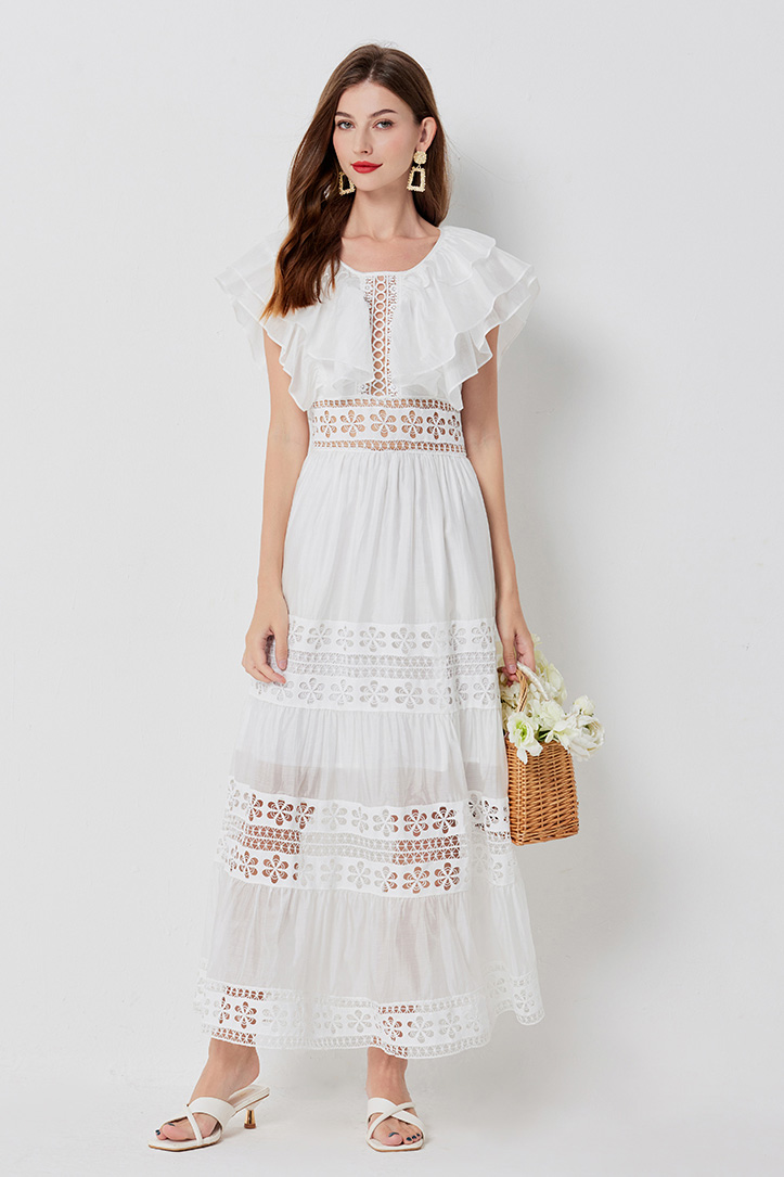 Romance Broderie White Dress for modern bohemian dressing